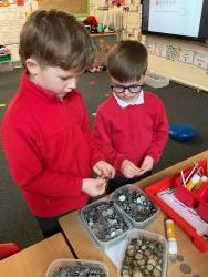 Children buying something at the class shop